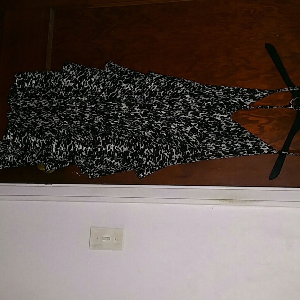 Lamlla Collection Dress - Picture 4 of 7